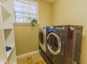 9439 NW 54th Doral Circle Ln , Doral, FL, 33178 Listing: Laundry Room Photo by Real Estate Agent