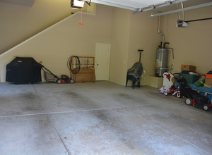 6122 Grant Avenue , Laporte, VA, 20122 Listing: Garage Photo by Real Estate Agent